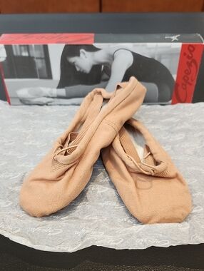 NEW - CAPEZIO Canvas Pro Tan Ballet Slippers - Split Sole (box A)